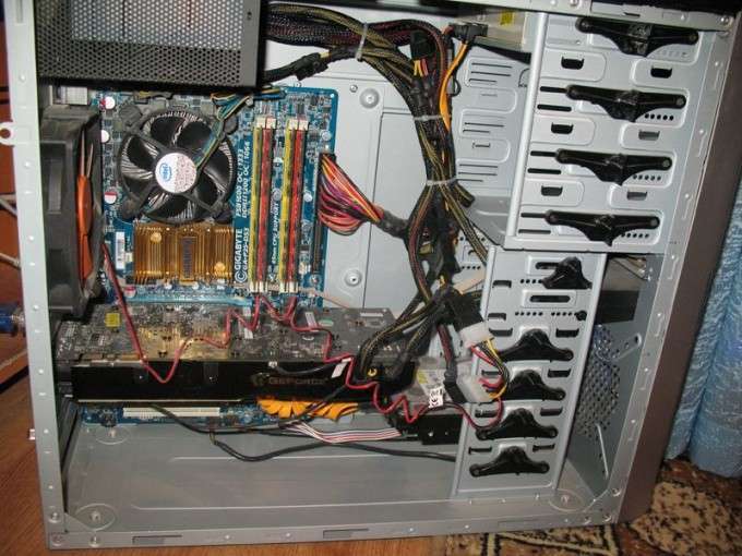 Jak zmniejszyć lub usunąć hałas komputera
