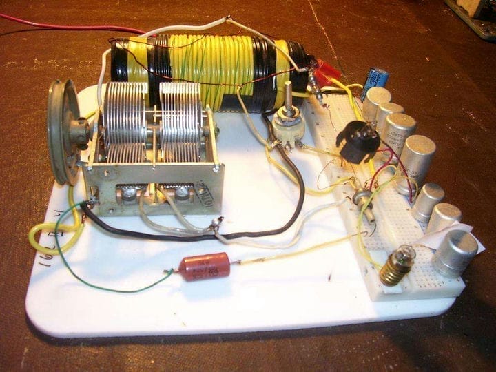 What is a self-powered Tesla Free Energy Generator?